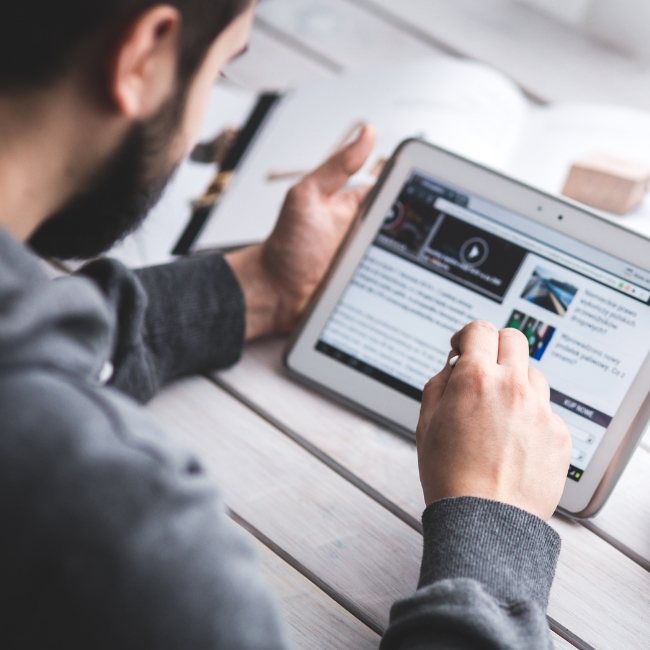 邦达跨境全球化内容策略与社媒矩阵运营,专职创意团队定制多语种短视频脚本及社交内容,通过数据驱动策略提升用户互动与品牌忠诚度,加速海外市场渗透与销售转化率增长,赋能跨境品牌从内容生产到效果转化的全链路价值闭环