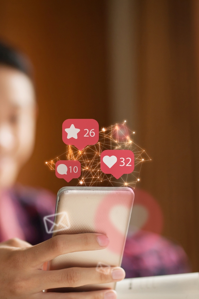 邦达跨境数据驱动营销优化服务，依托智能分析系统实时监控社媒广告效果，通过用户行为分析与广告表现归因模型，动态优化投放策略及内容创意方向，提升广告ROI与品牌营销活动回报率，赋能跨境企业构建可持续增长的数据决策体系